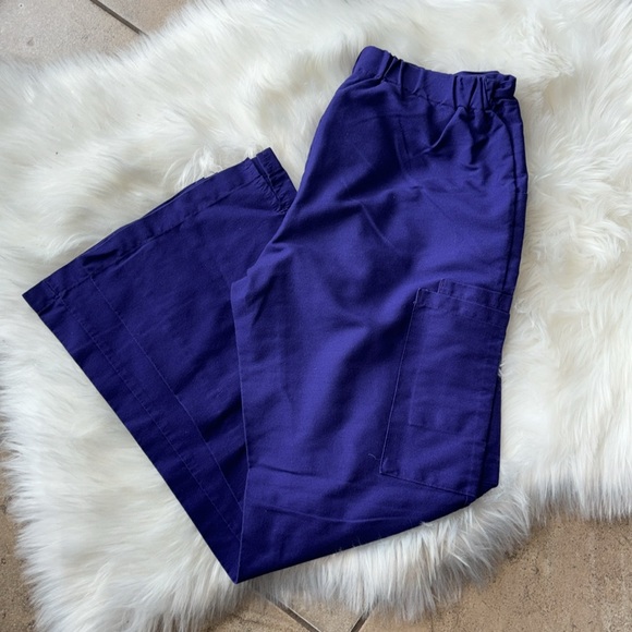 EUC MEDLINE PURPLE SCRUB PANTS - Picture 1 of 7